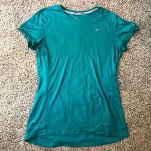 Nike women’s size M running top